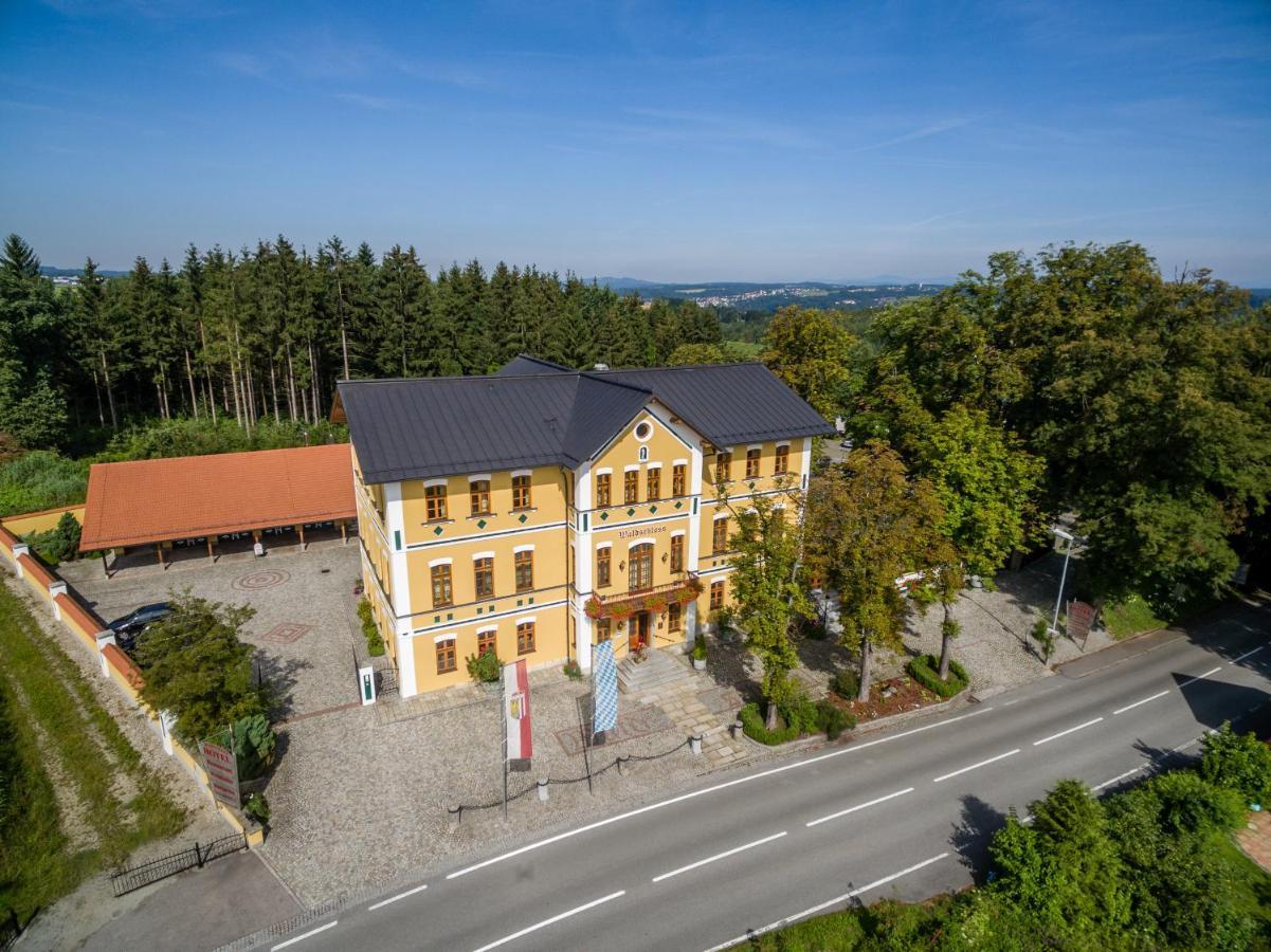 Hotel & Restaurant Waldschloss Passau Bagian luar foto