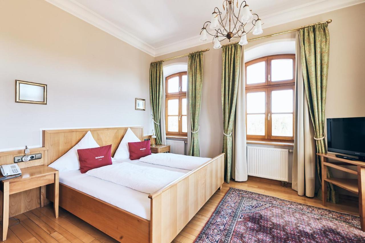 Hotel & Restaurant Waldschloss Passau Bagian luar foto